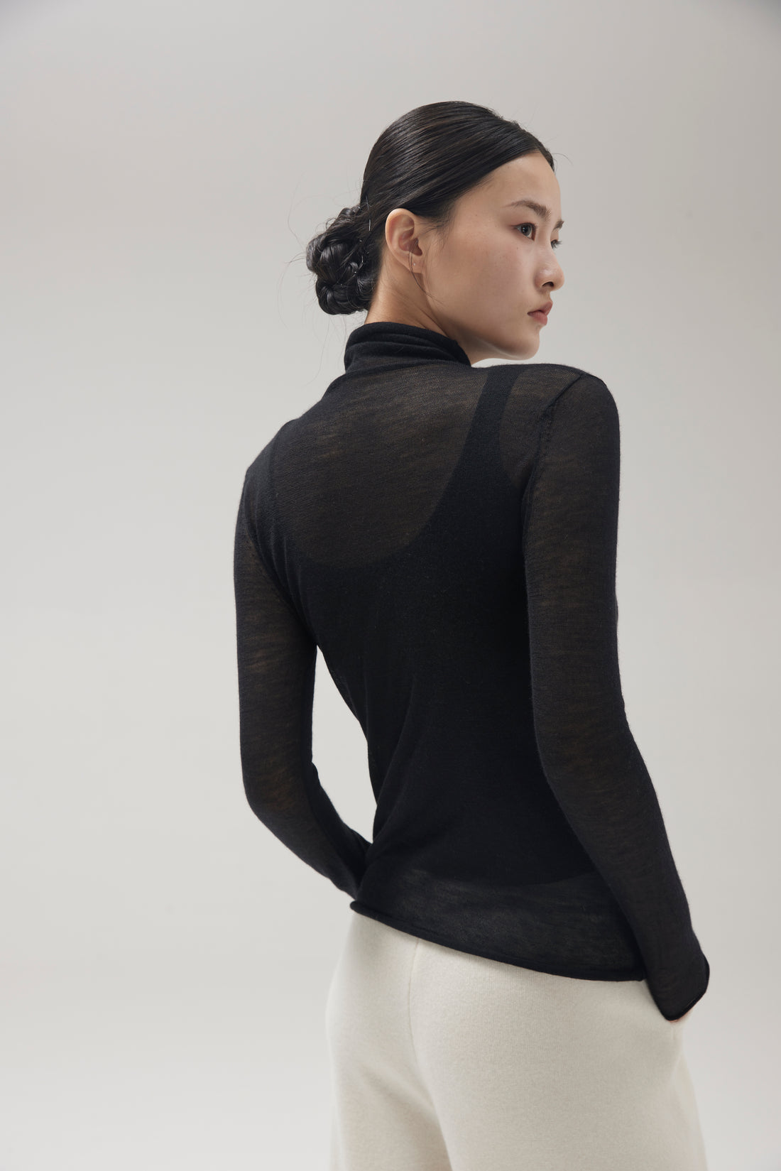 Women's cashmere rune neck pullover