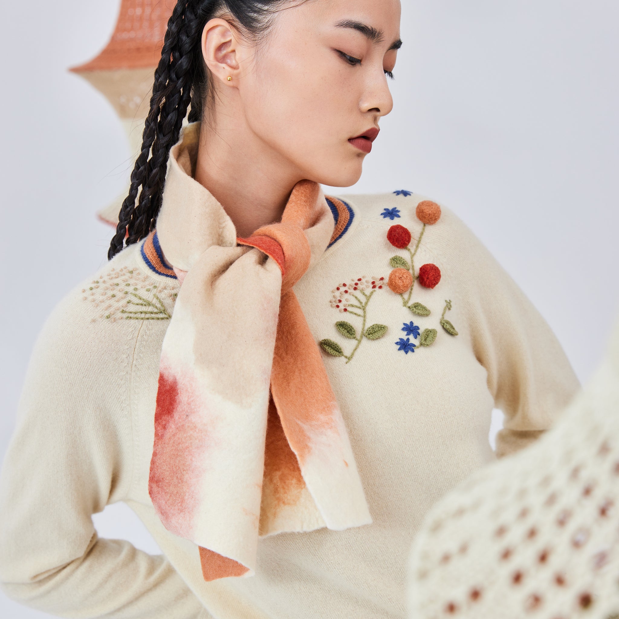 Handcrafted cashmere felt scarf
